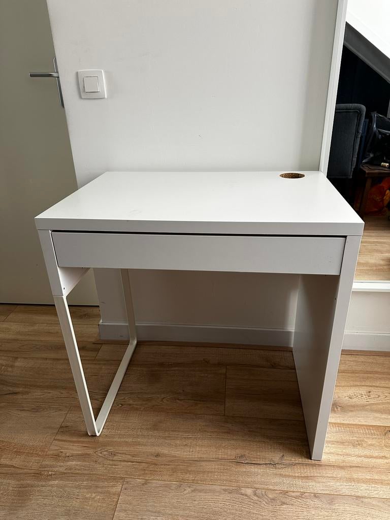 Ikea bureau Micke (nieuw €39,99), Ophalen, Overige typen, Gebruikt, Kabelgoot