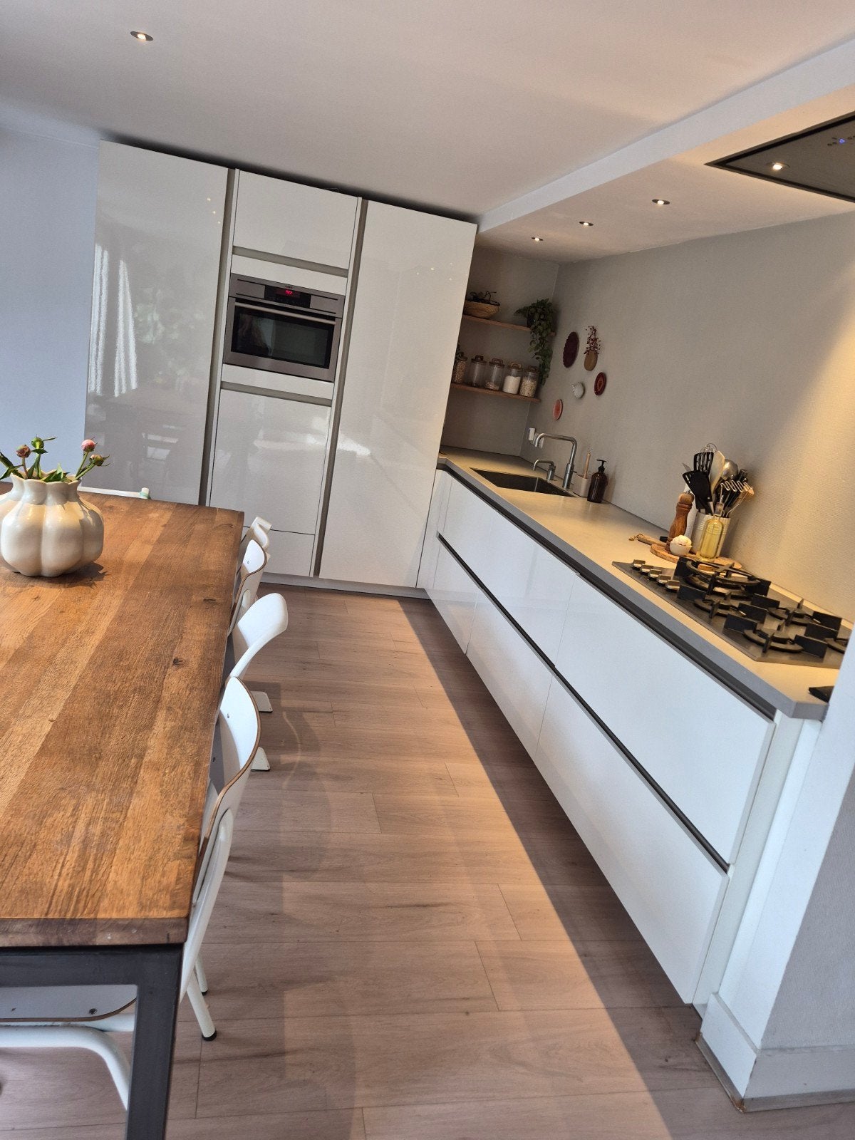 Keuken, met 6 jaar oude inbouwapparatuur, Ophalen, Gebruikt, Overige materialen, Wit