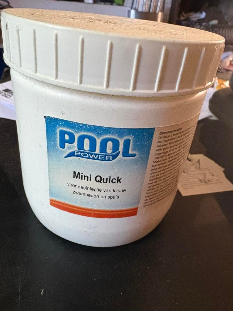 Desinfecterende chloor tabetten voor jacuzzi of zwembad, Ophalen of Verzenden, Zo goed als nieuw, Wit