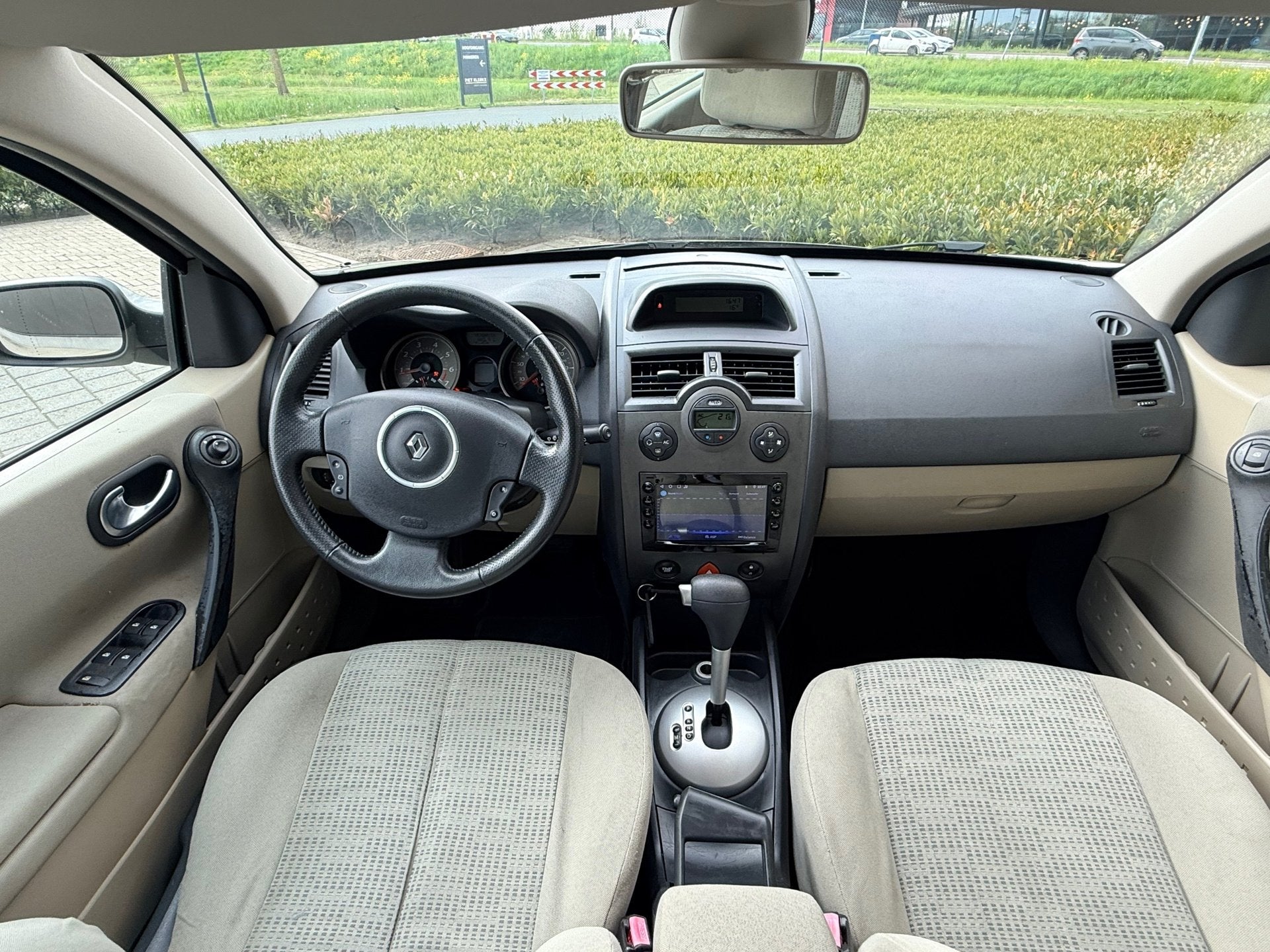 Foto 10 van Renault Mégane 1.6-16V Dynam Comf Automaat|Nwe APK| Carplay