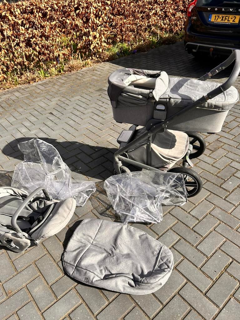 Nuna mixx kinderwagen met reiswieg, Kinderen en Baby's, Kinderwagens en Combinaties, Gebruikt, Combiwagen, Verstelbare duwstang