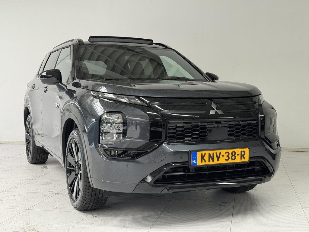 Mitsubishi Outlander 2.4 PHEV Black Edition | DEMO | YAMAHA-, Auto's, Mitsubishi, Automaat, Outlander, 4 cilinders, Met garantie (alle)