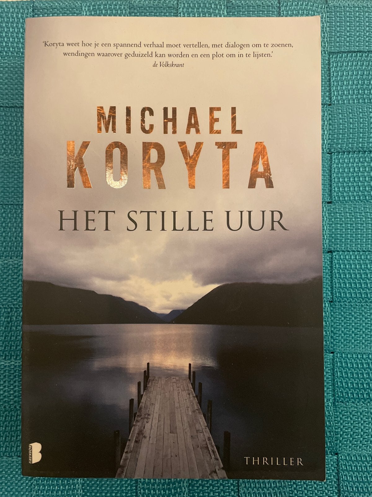 Michael Koryta - Het Stille Uur (Thriller), Boeken, Thrillers, Zo goed als nieuw, Nederland, Ophalen of Verzenden