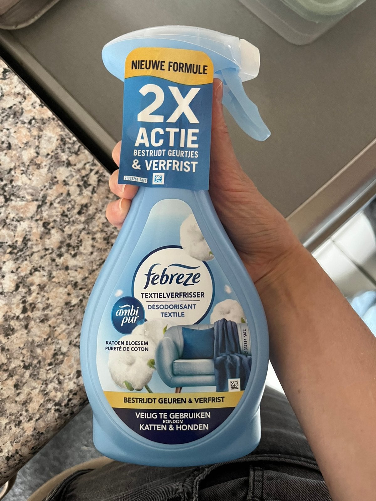 Febreze textielverfrisser katoen bloesem, Huis en Inrichting, Ophalen, Schoonmaakmiddel