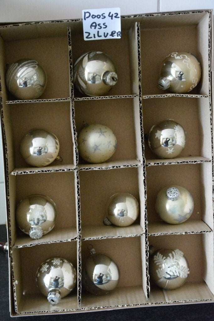Kerstballen zilver Doos 42, Ophalen of Verzenden, Zo goed als nieuw