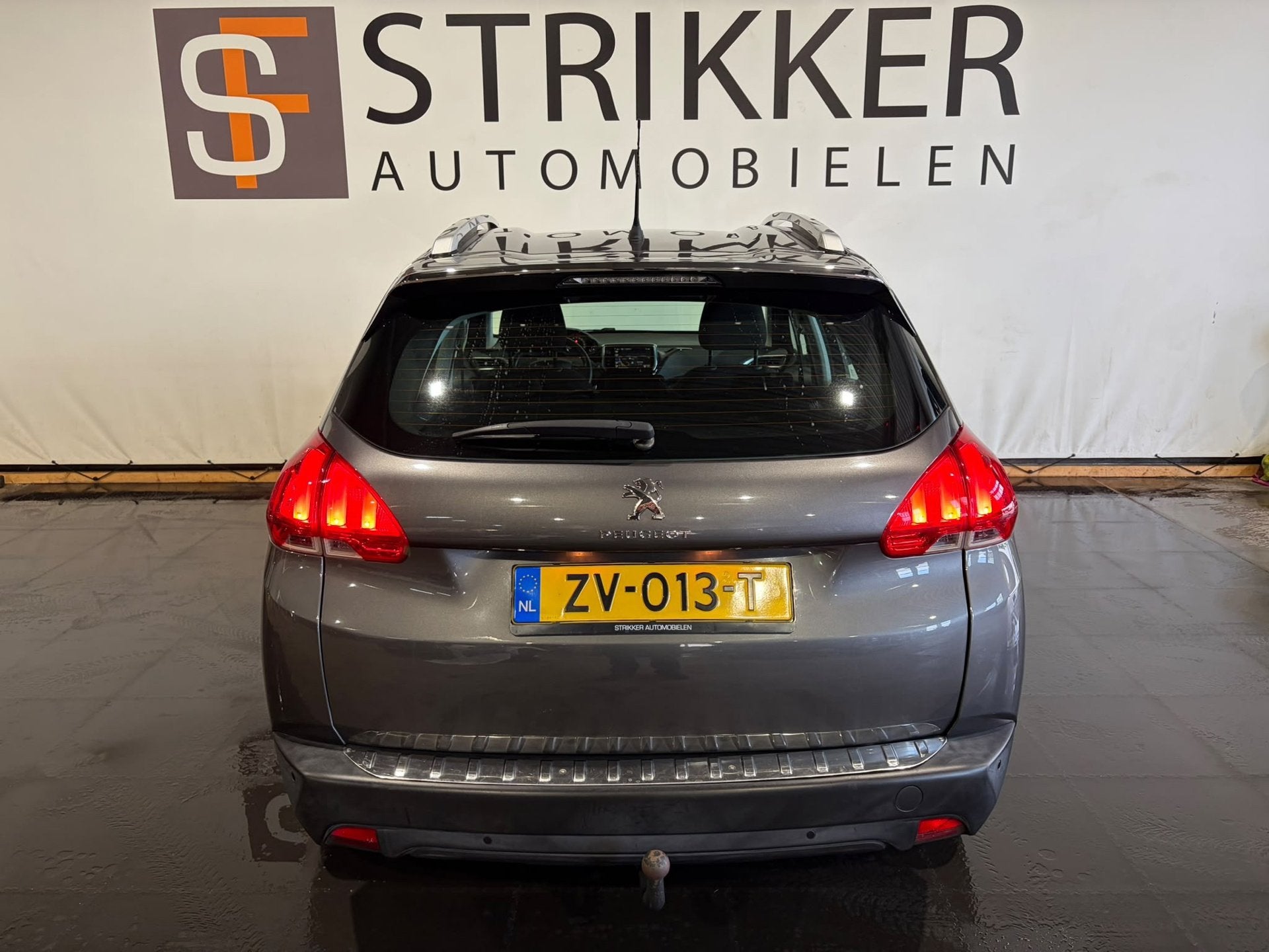 Peugeot 2008 1.2 PureTech Allure, Auto's, Voorwielaandrijving, Stof, Gebruikt, 1270 kg