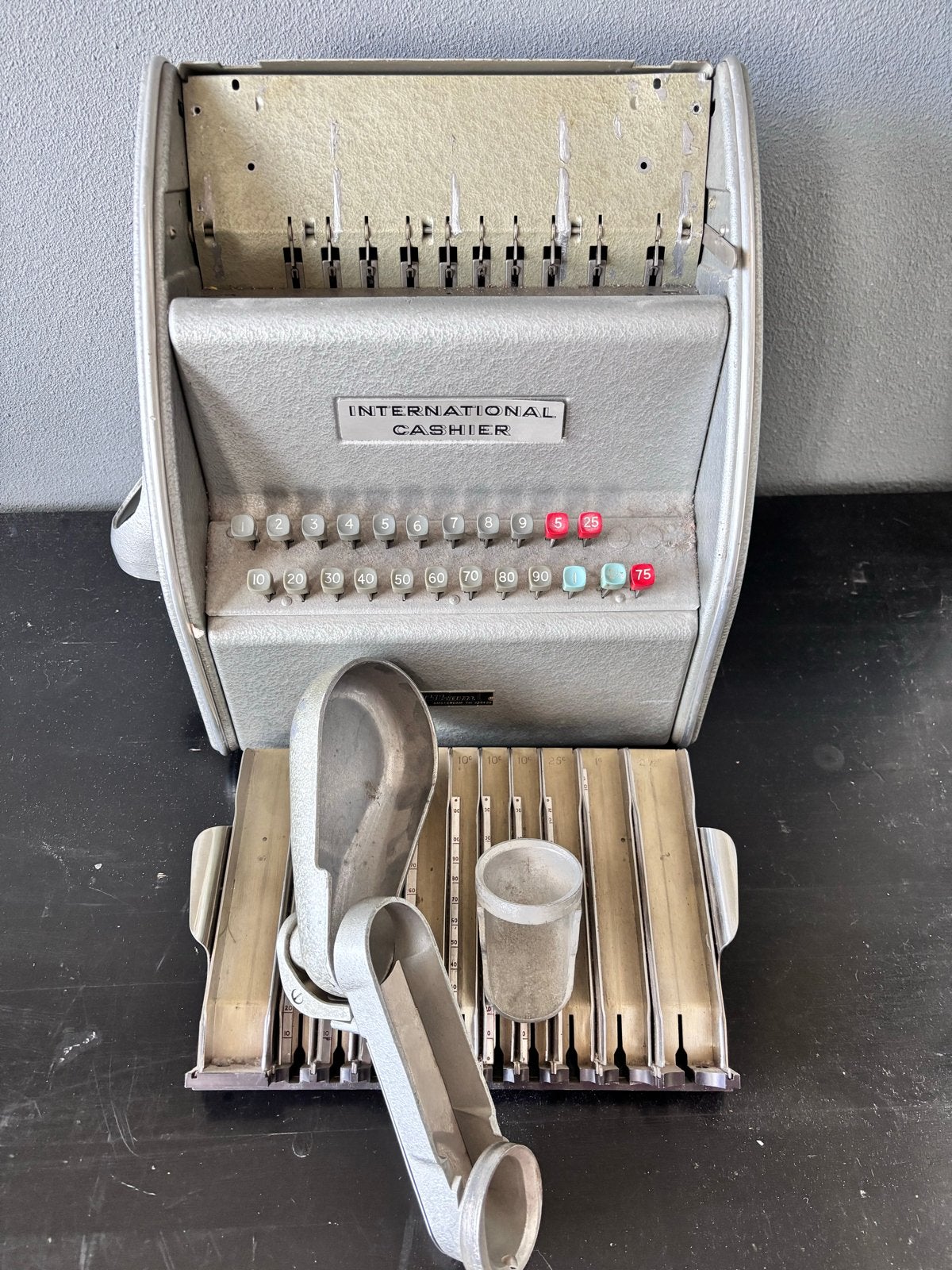 Vintage International Cashier Telmachine met Muntenhouder, Ophalen