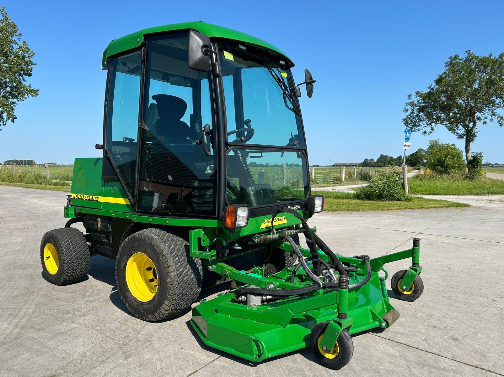 John Deere 1505 met nieuwe maaidek bj 2017, Zakelijke goederen, Machines en Bouw | Tuin, Park en Bosbouw, Ophalen, Voertuig of Aanhanger