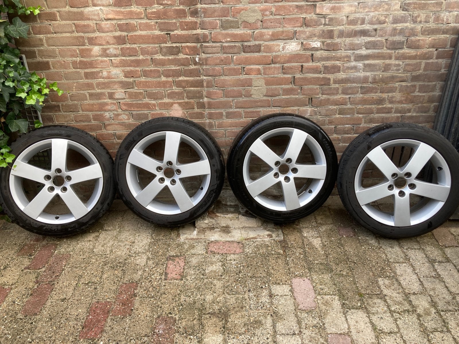 Saab ALU 52 17 inch velgen met goede banden, Ophalen, 17 inch, Band(en), Personenwagen