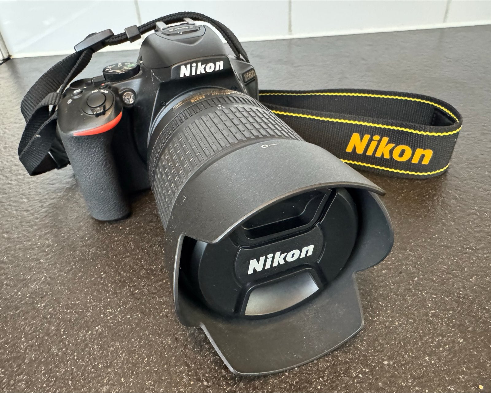 Nikon D5600 spiegelreflexcamera met 18-105mm lens, Ophalen, Spiegelreflex, Beeldstabilisatie, Zo goed als nieuw