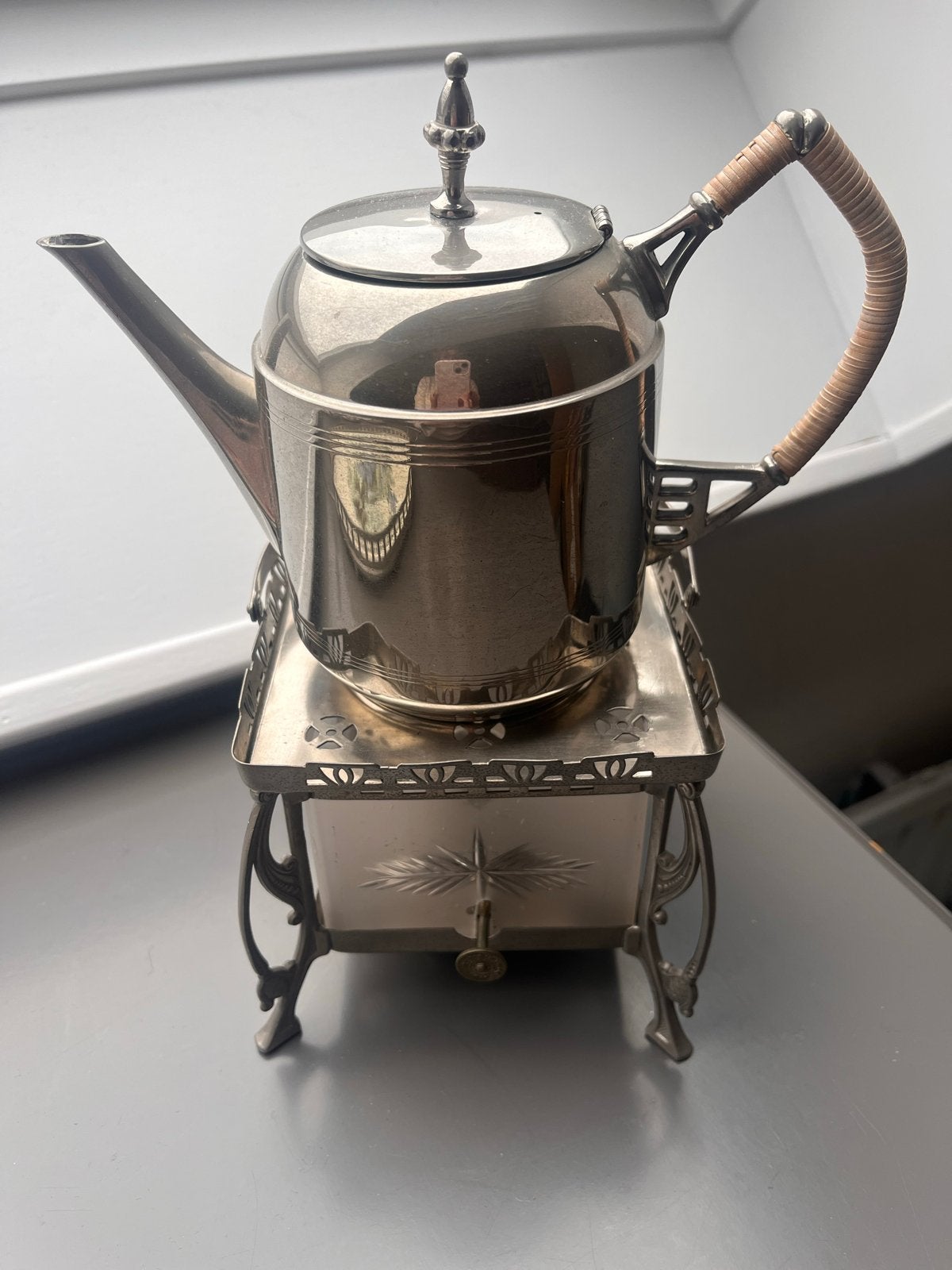 Verzilverd dienblad met bloemetjes en theepot, Ophalen of Verzenden