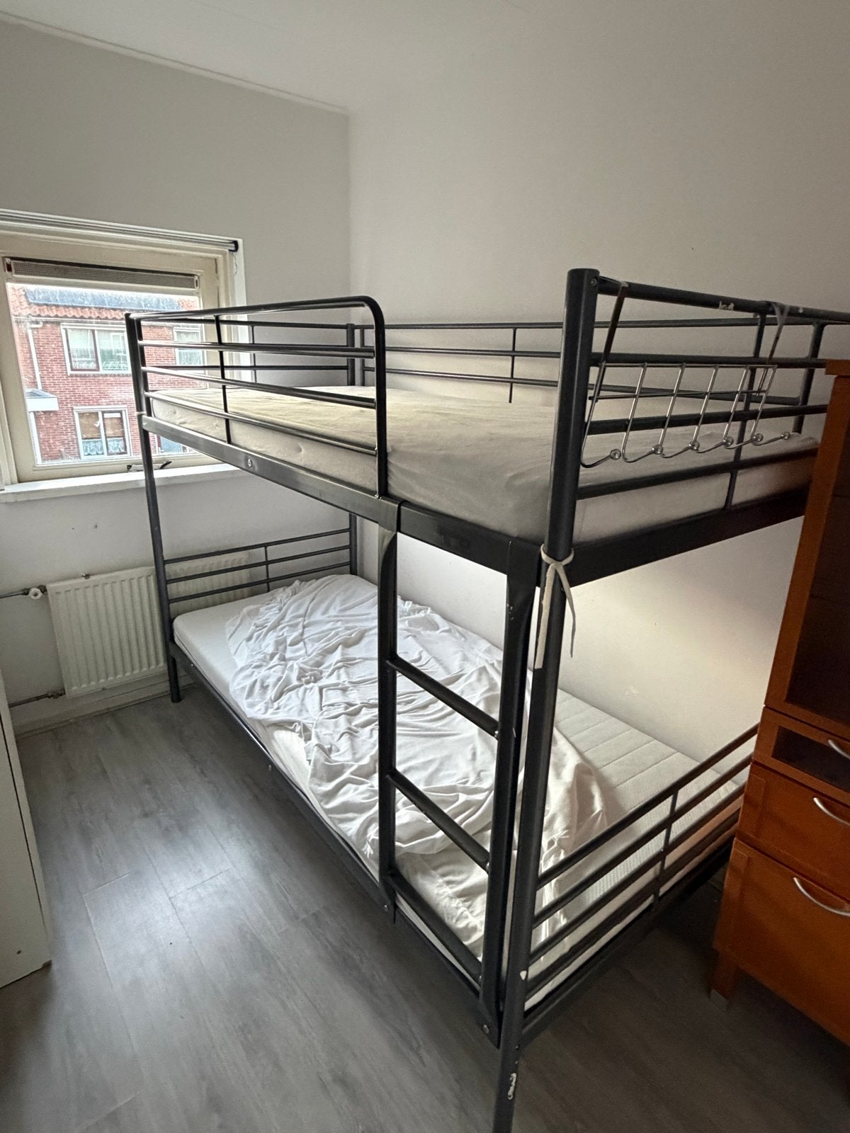 Stevig metalen stapelbed met matrassen, Huis en Inrichting, Slaapkamer | Stapelbedden en Hoogslapers, Gebruikt, 90 cm, 160 tot 180 cm