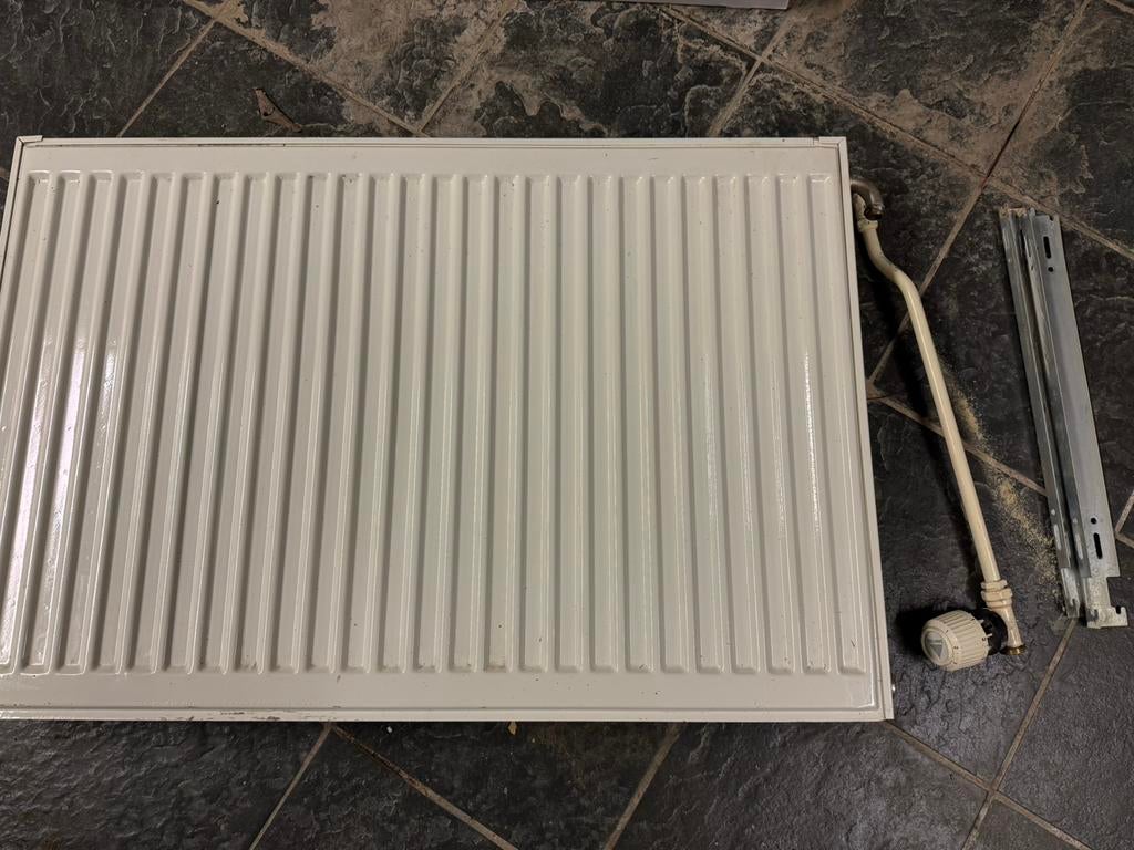 Verwarming 60cm breed 90 cm hoog, Ophalen, Radiator, Zo goed als nieuw, 60 tot 150 cm