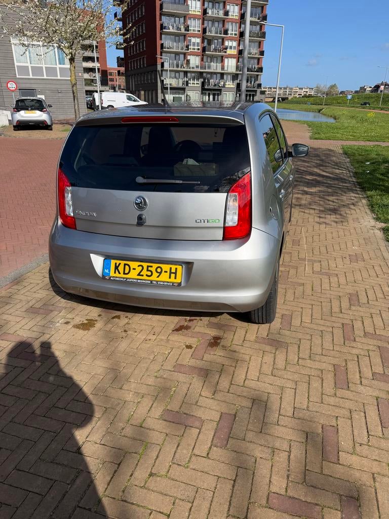 Skoda Citigo 1.0  2016 Grijs, Auto's, Voorwielaandrijving, 840 kg, Origineel Nederlands, 24 km/l
