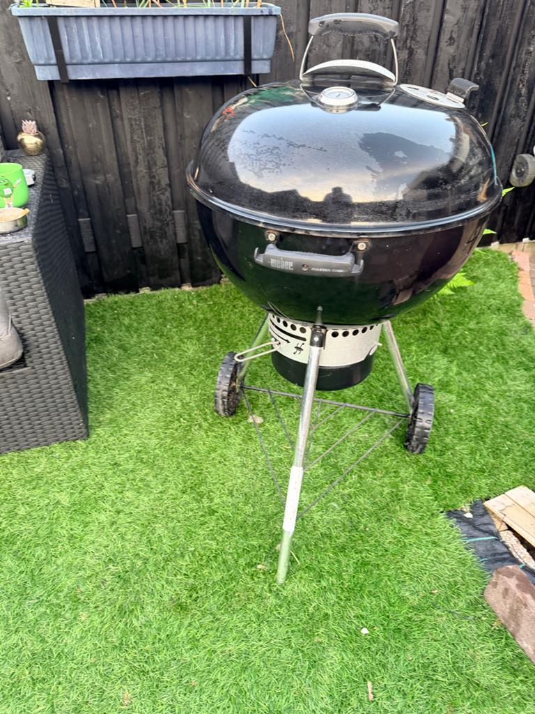Weber barbecue 58cm met thermometer, Ophalen, Zo goed als nieuw, Met accessoires