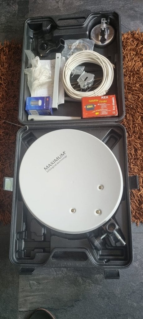 Satellietschotel Maximum, 40cm met toebehoren, Audio, Tv en Foto, Schotelantennes, Ophalen, Nieuw, (Schotel)antenne-accessoires