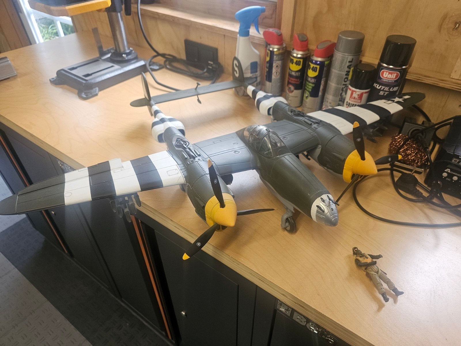 21st century toys ww2 P-38 Lightning met piloot 1/18, Ophalen, Gebruikt