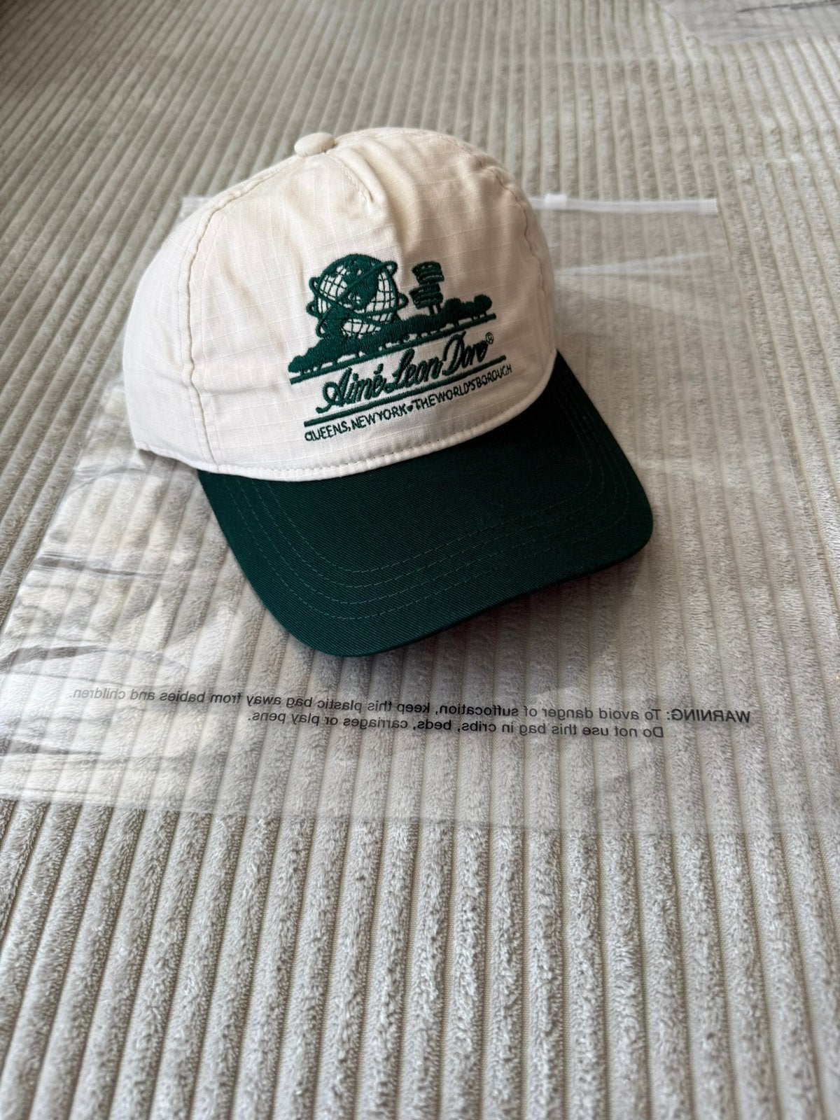 Aimé leon dore Unisphere hat, Ophalen of Verzenden, Zo goed als nieuw