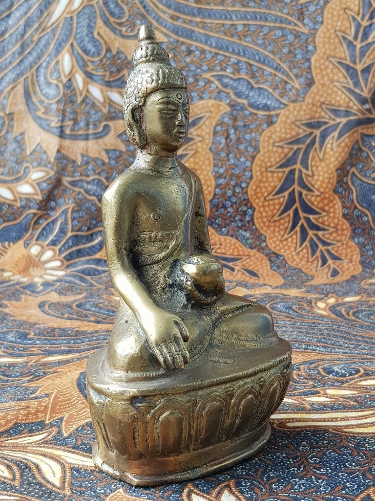 Mooie zware antieke Oosterse Boeddha van brons 15,5 cm., Ophalen of Verzenden, Ritueel object, Handgemaakt, Brons