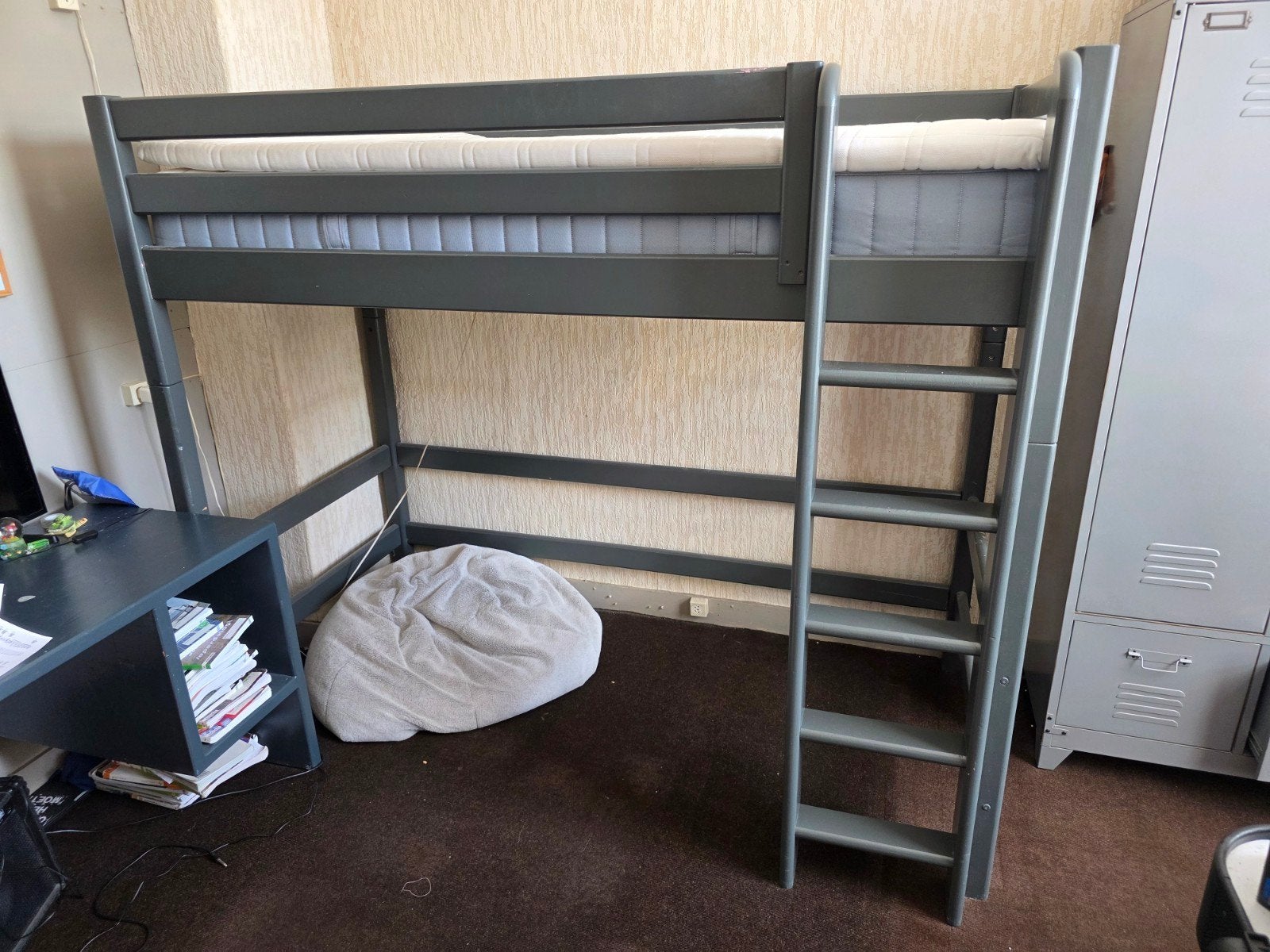 Flexa Hoogslaper - Ideaal Jongensbed met Bureau, Ophalen, Eenpersoons, 90 cm, Hoogslaper