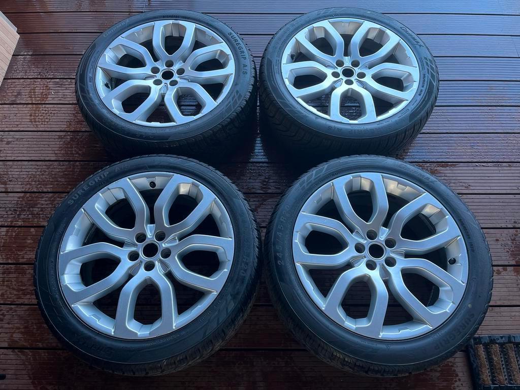 Range Rover Evoque Suregrip A/S banden met velgen 245/45 R20, Ophalen, Banden en Velgen, All Season, Personenwagen