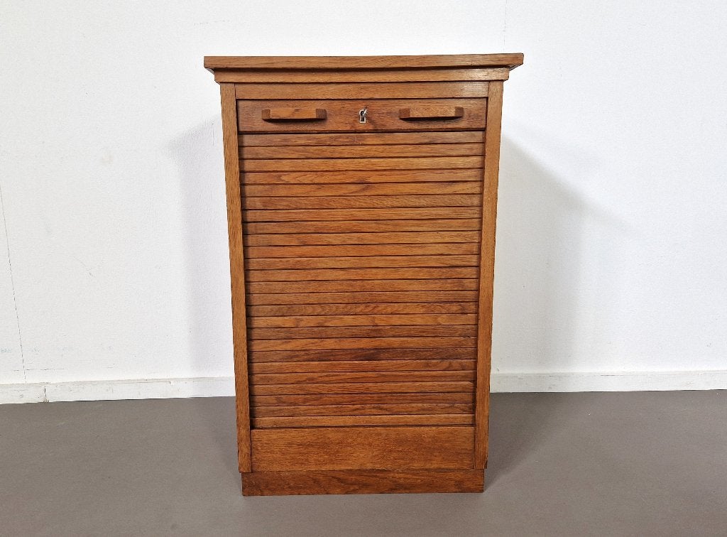 Vintage eikenhouten Roldeurkast | Jaren 40, Huis en Inrichting, Kasten | Roldeurkasten en Archiefkasten, Ophalen, Gebruikt, -
