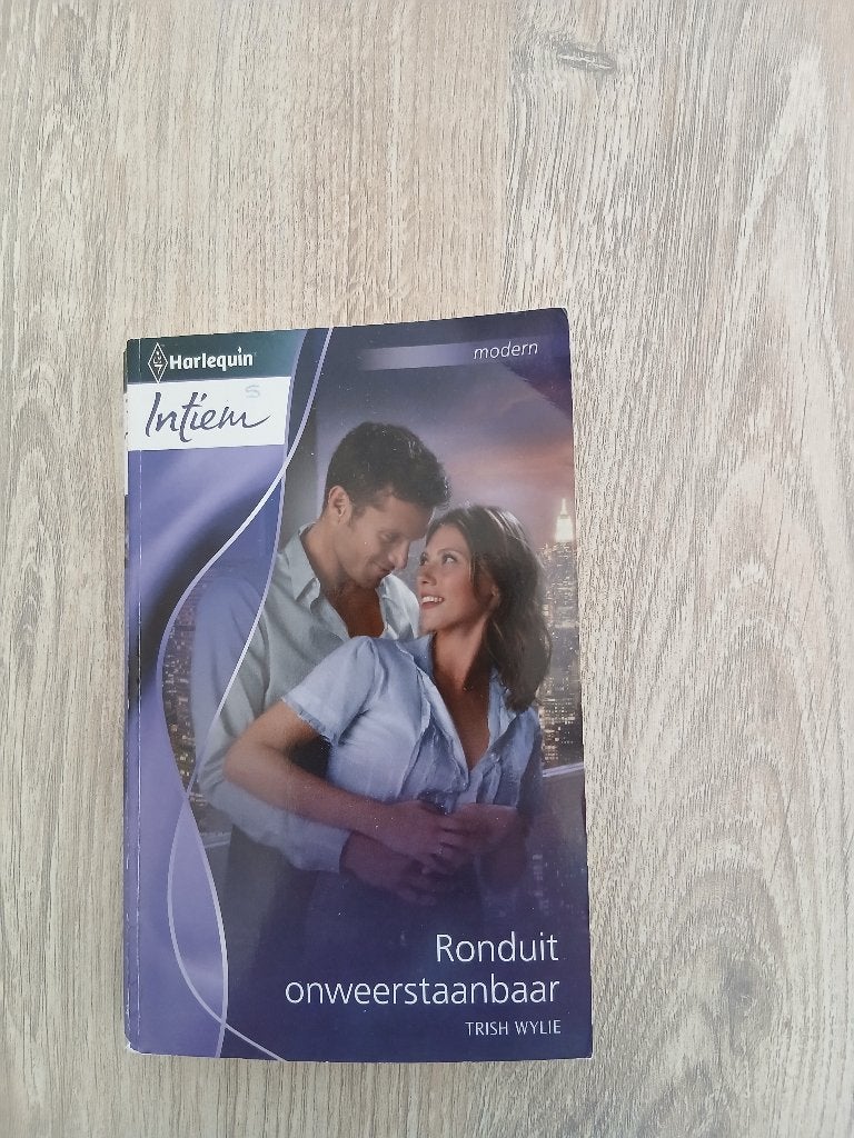 Ronduit onweerstaanbaar - Trish Wylie, Ophalen of Verzenden