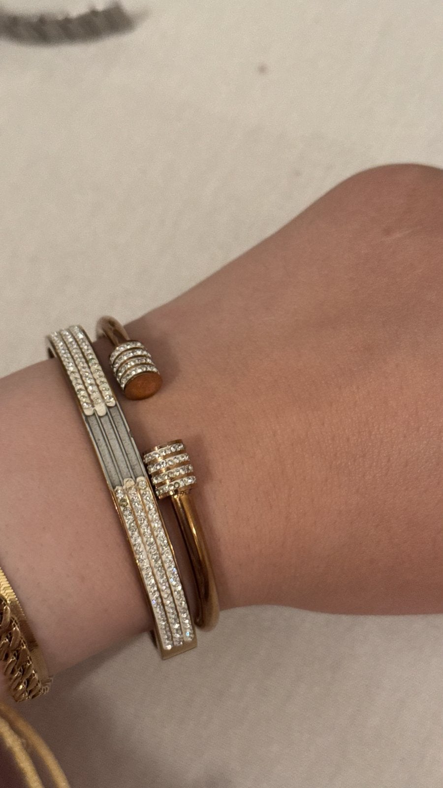 Michael Kors Armbandenset met Strass, Sieraden, Tassen en Uiterlijk, Armbanden, Gebruikt, Staal, Ophalen of Verzenden, Goud