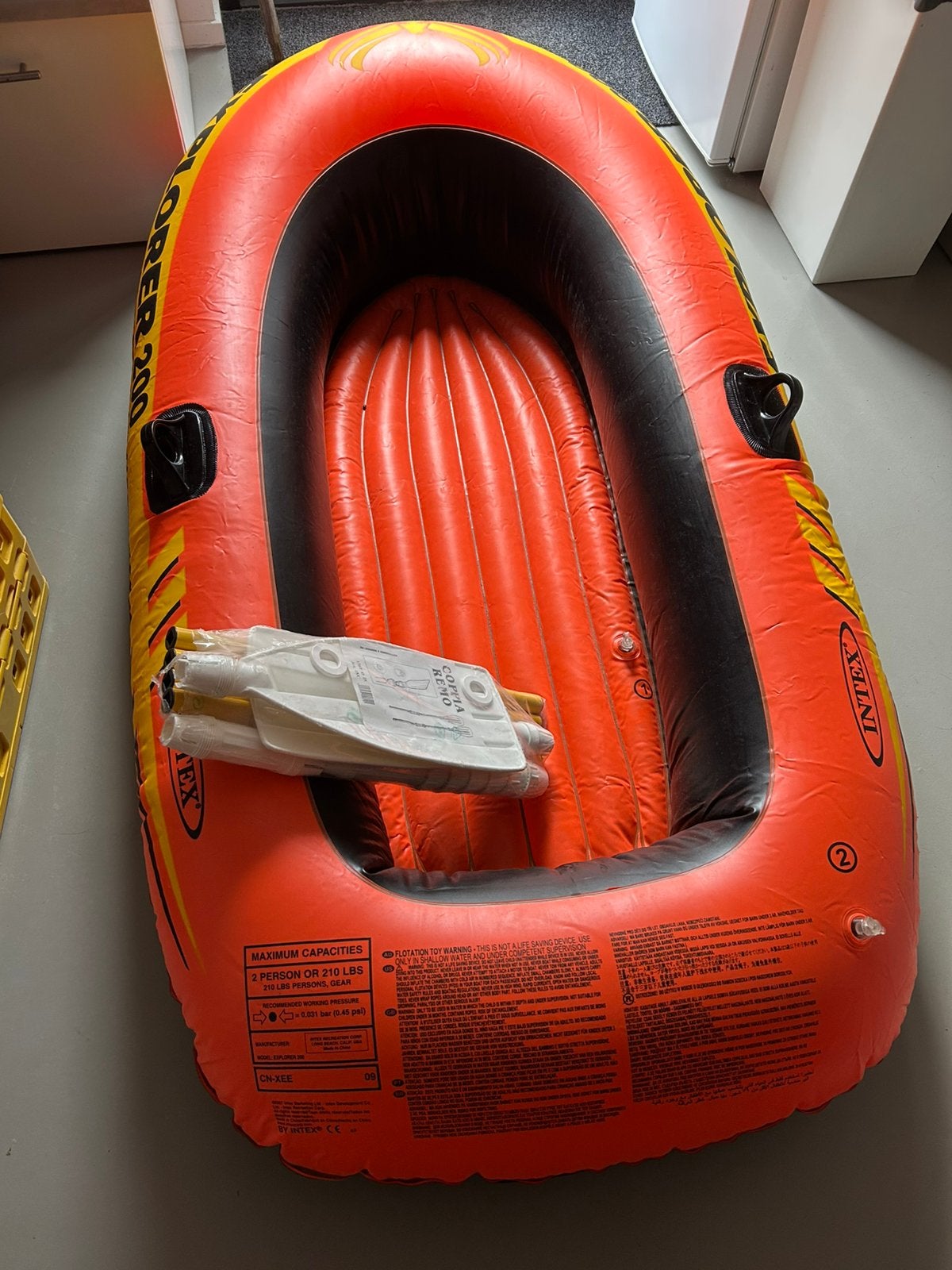 Nieuwe Intex Explorer 200 opblaasboot met peddels, Ophalen of Verzenden, Zo goed als nieuw