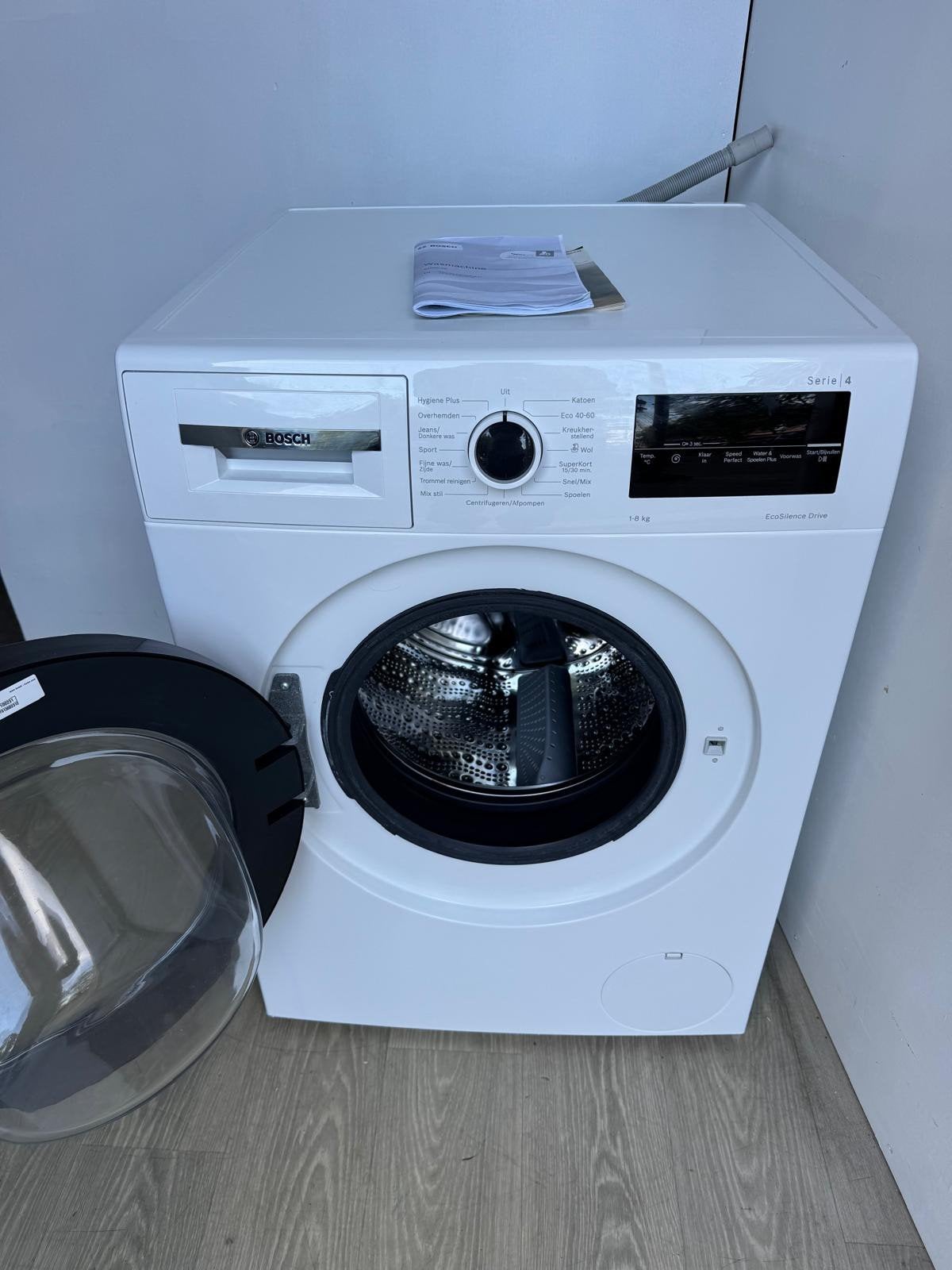 Foto 9 van Bosch wasmachine 8kg 1400 toeren in nieuw staat.