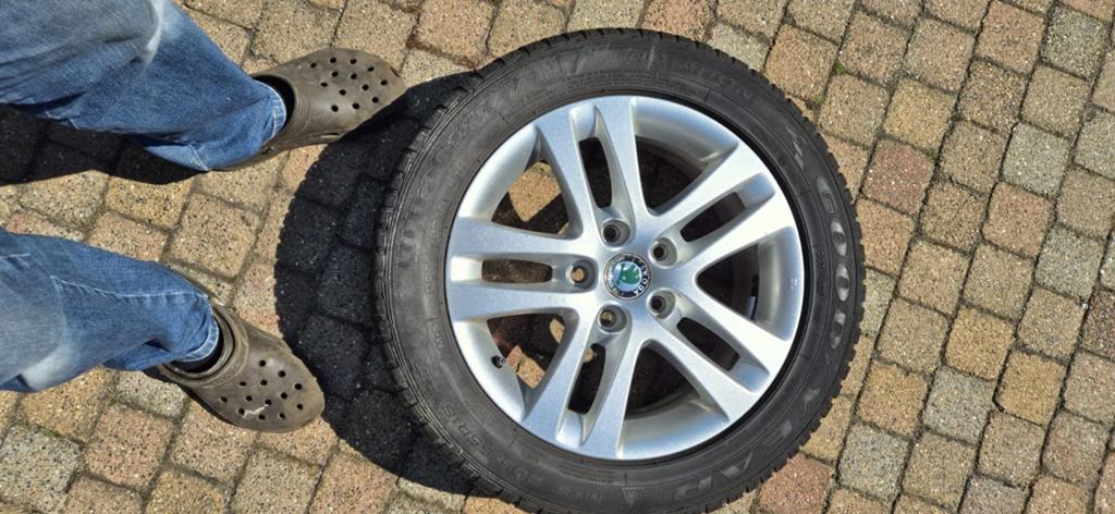 4 Winterbanden met velgen voor Skoda, Auto-onderdelen, Banden en Velgen, Ophalen, Gebruikt, Banden en Velgen, Winterbanden