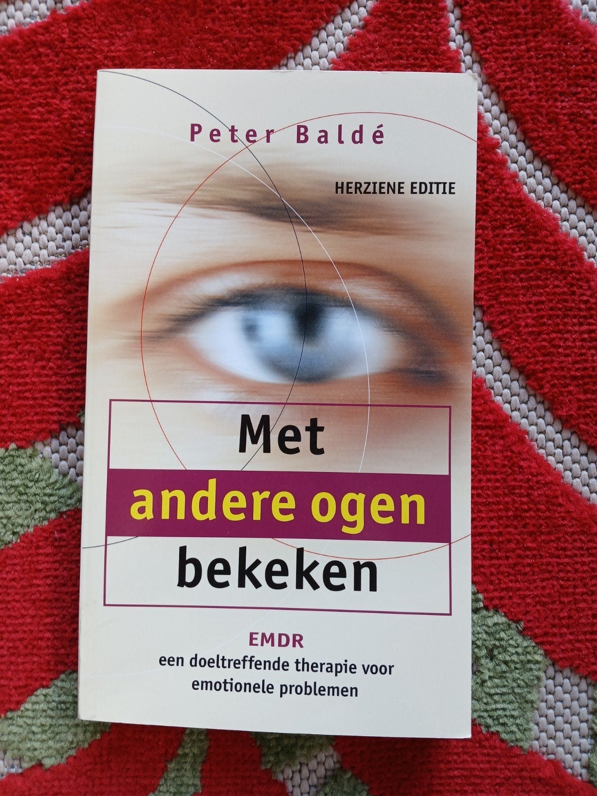 Met andere ogen bekeken - EMDR therapie boek NIEUW VASTE PR, Ophalen of Verzenden, Nieuw, Klinische psychologie, Peter Baldé