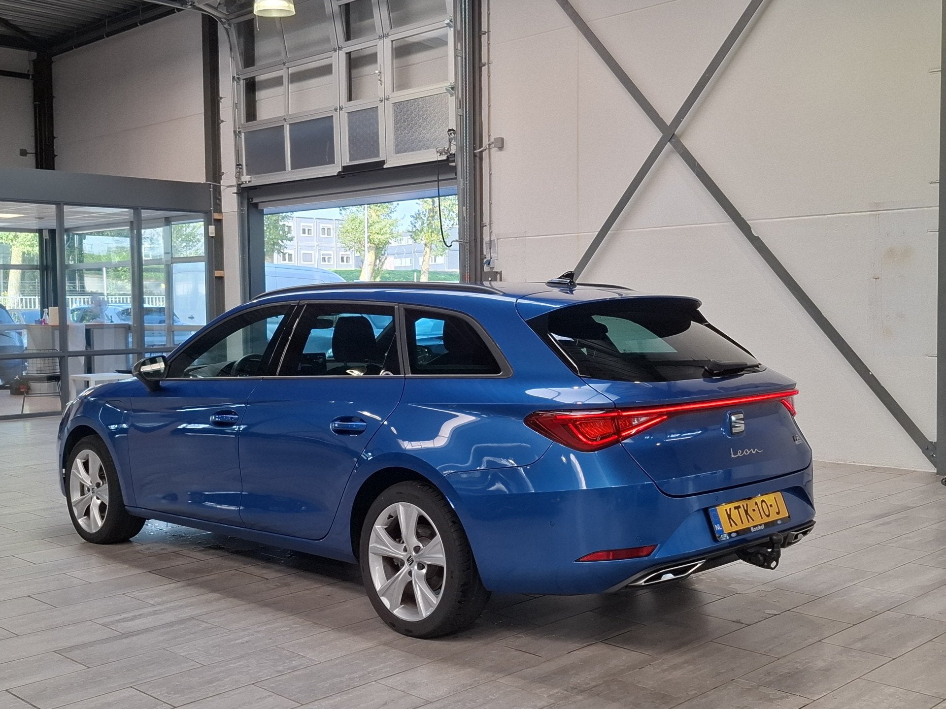 SEAT Leon Sportstourer 1.5 TSI e-Hybrid 204 pk FR Business |, 12 maanden, Stof, Zwart, 4 cilinders