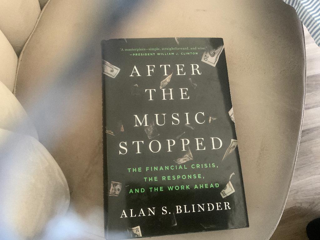 After the Music Stopped, Verzenden, Zo goed als nieuw