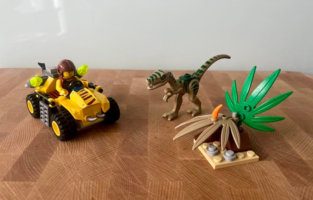 Lego 5882 Dino Ambush Attack, Kinderen en Baby's, Speelgoed | Duplo en Lego, Overige thema's, Lego, Ophalen of Verzenden, Zo goed als nieuw