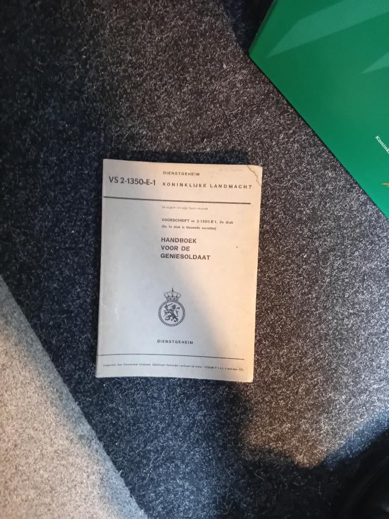 technische handboeken, Verzenden, Zo goed als nieuw, Landmacht, 1945 tot heden