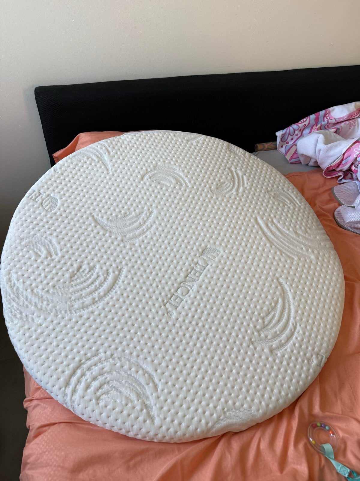 Rond matrasje voor Baby Box, Ophalen, Zo goed als nieuw, Rond