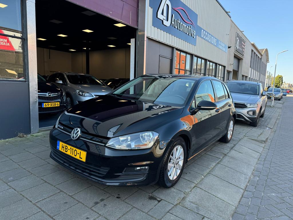 Volkswagen Golf 1.0 TSI Trendline, Auto's, Voorwielaandrijving, Gebruikt, Euro 6, Origineel Nederlands