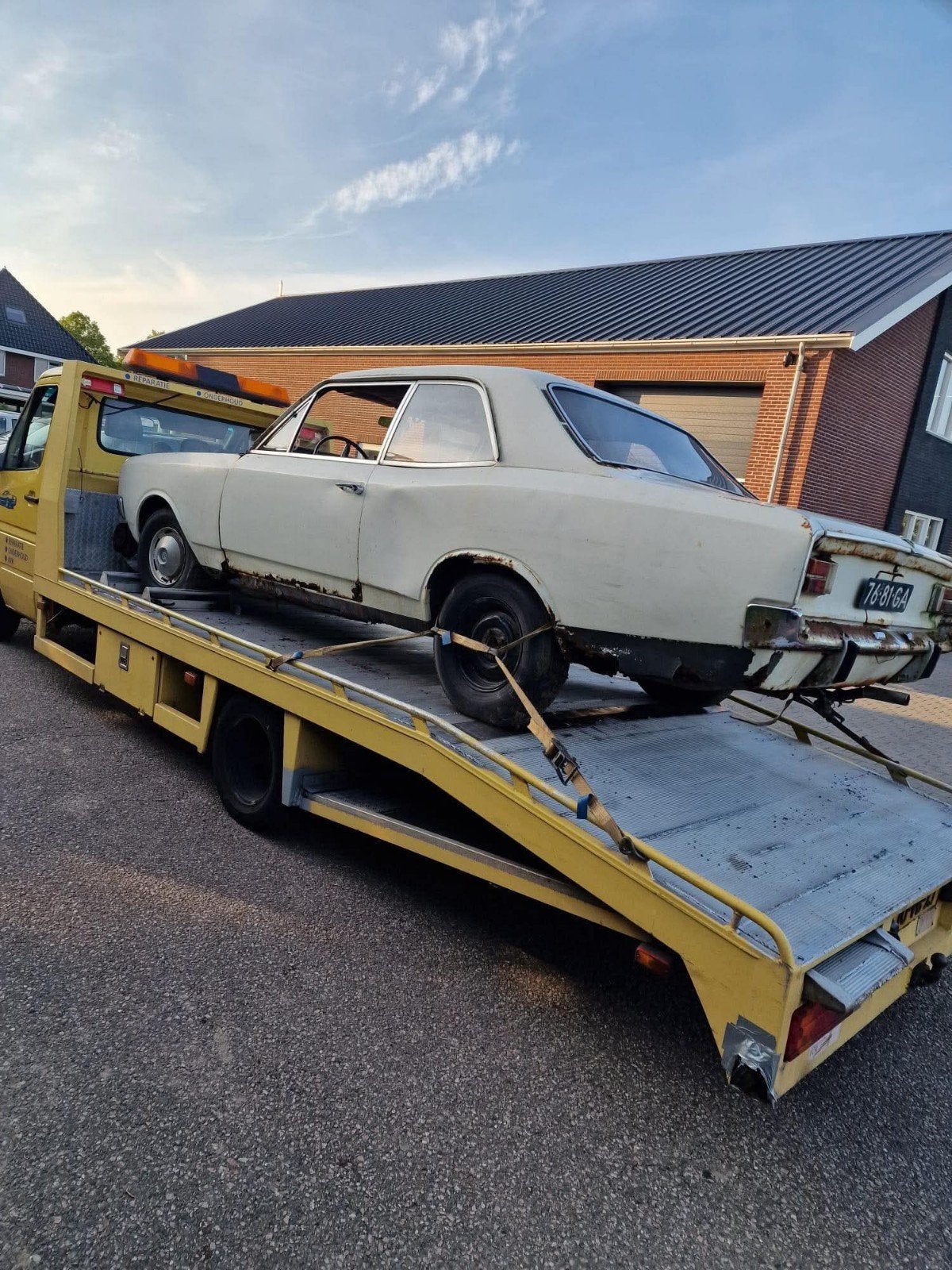 🚗 GEZOCHT: SCHUURVONDSTEN PROJECTAUTO’S / SLOOPAUTO’S 🚗, Auto's, Bruin, 179 pk, Particulier, Sedan