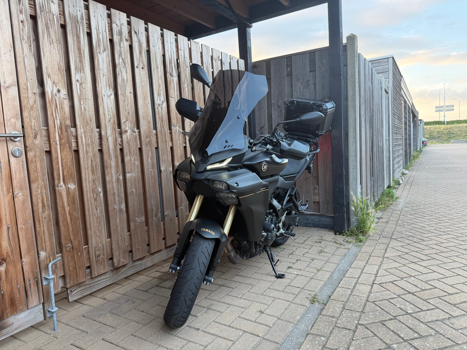 Yamaha Tracer 9 GT met GIVI V49 AIR Topkoffer en 3 windscher, Handvatverwarming, 890 cc, Motorrijbewijs A, Gebruikt