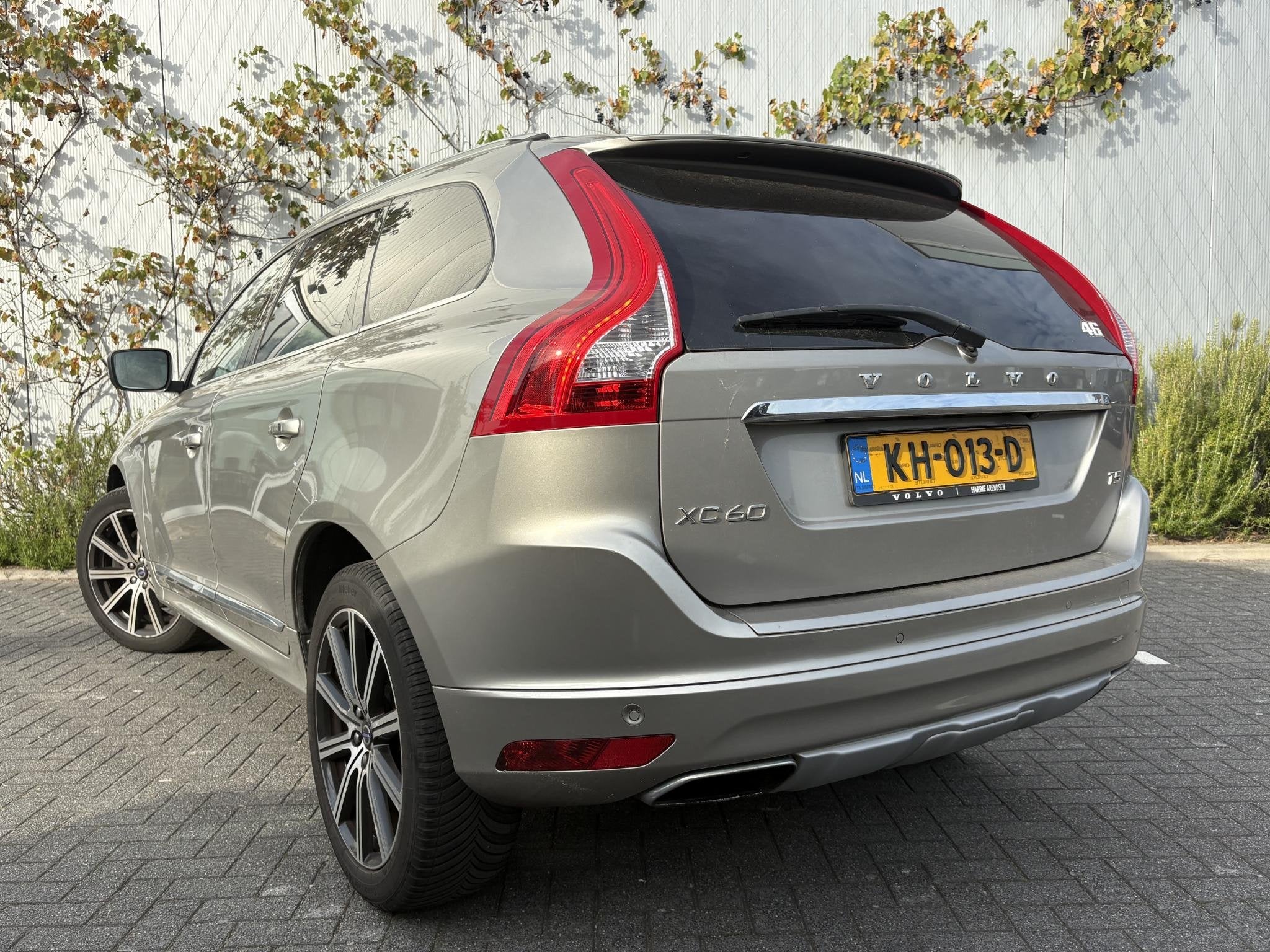 Volvo XC60 2.0 T5 FWD Summum | Trekhaak | Panoramadak | Harm, 15 km/l, Gebruikt, 4 cilinders, Panoramadak