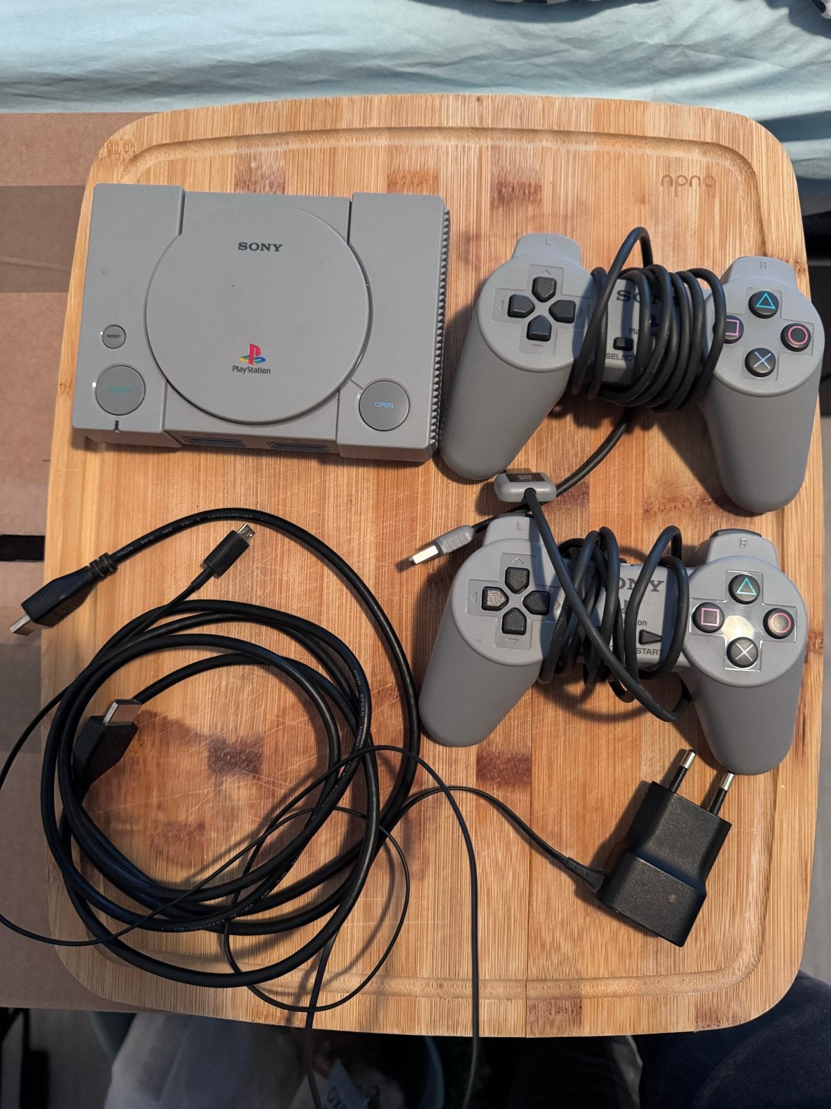 PlayStation Classic met 20 voorgeïnstalleerde games, Ophalen, Zo goed als nieuw, Met 2 controllers, Met games