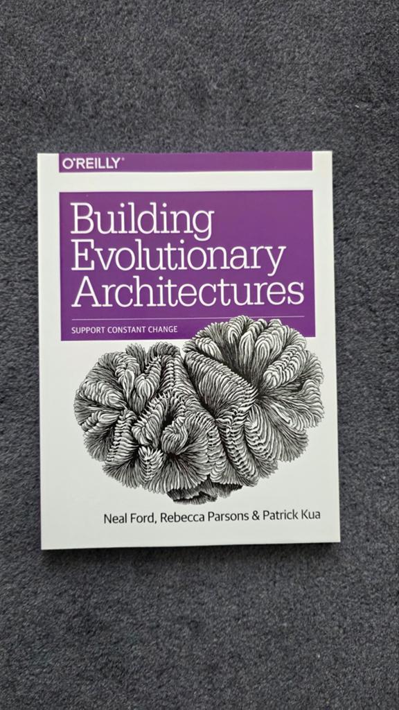 Building Evolutionary Architectures - O'Reilly, Boeken, Techniek, Zo goed als nieuw, Overige onderwerpen, Ophalen of Verzenden