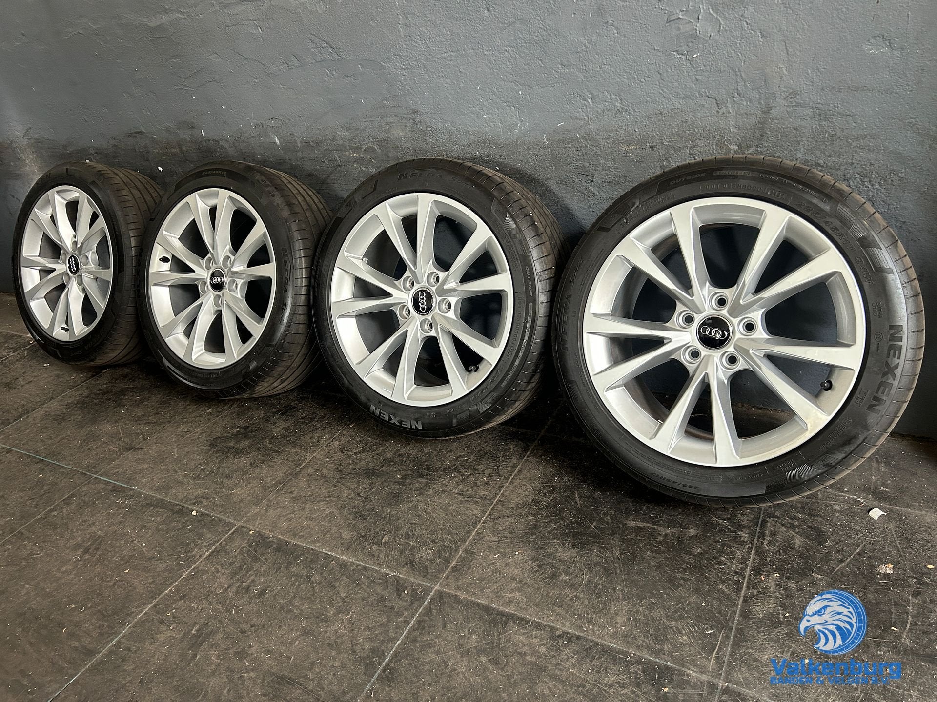 5-6mm! Originele Audi A3 8Y 17 inch velgen 5x112 zomerbanden