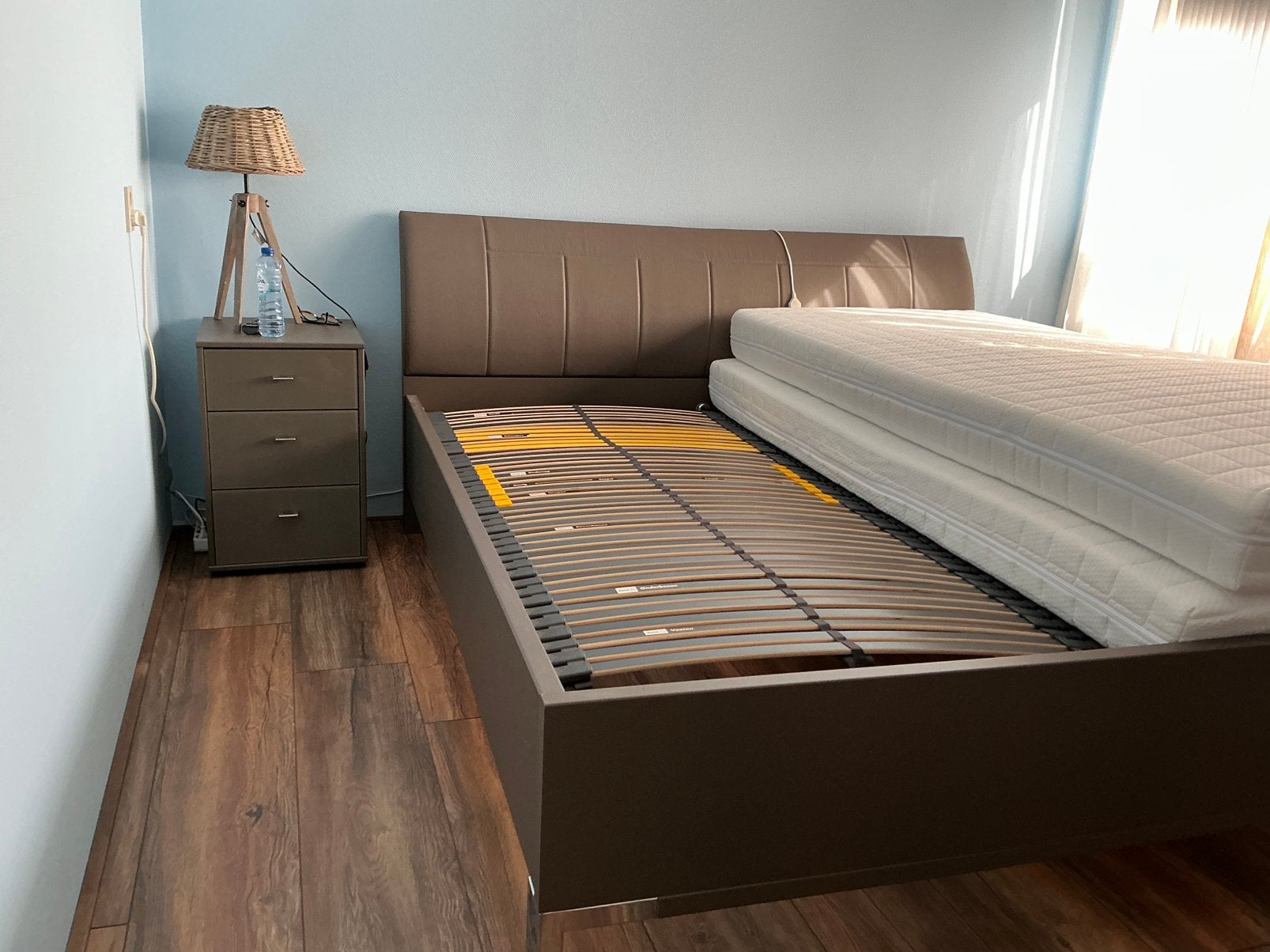 Bed met lattenbodem, Huis en Inrichting, Slaapkamer | Complete slaapkamers, Ophalen, Zo goed als nieuw, Tweepersoons