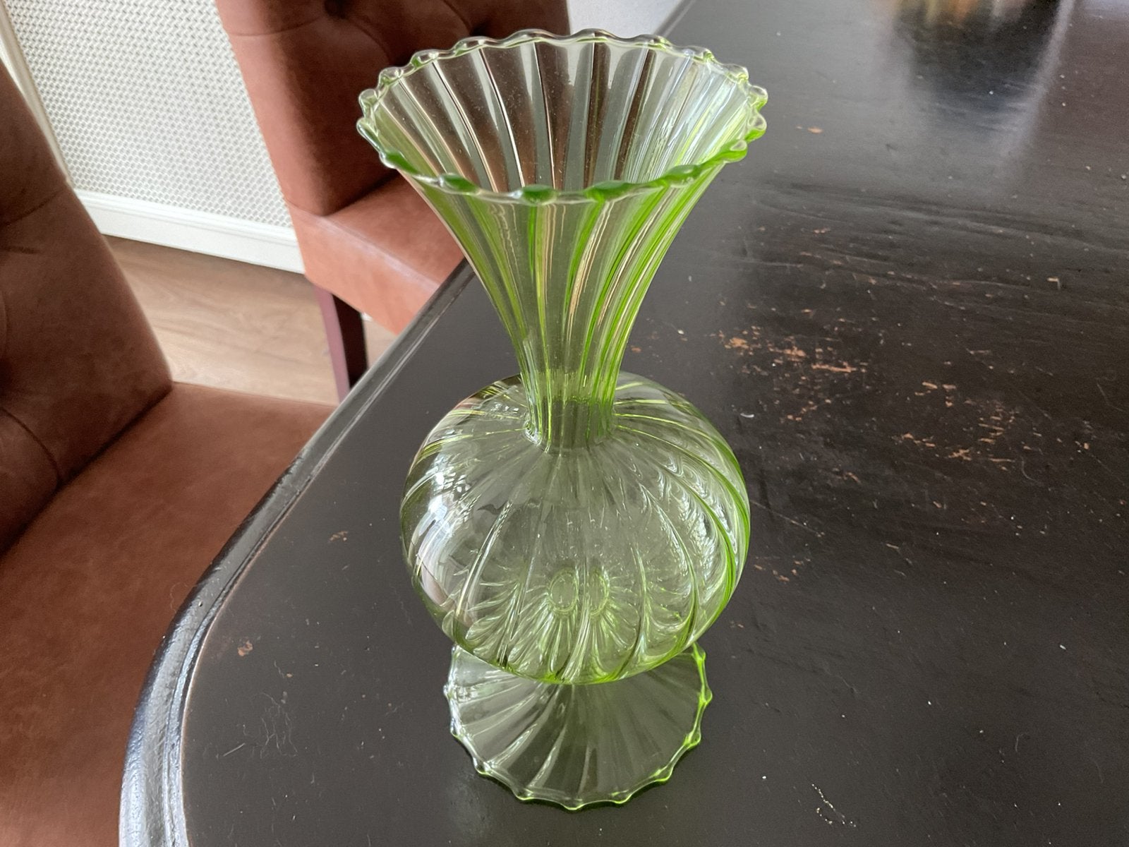 Vaas lichtgroen, Huis en Inrichting, Woonaccessoires | Vazen, Ophalen of Verzenden, Zo goed als nieuw, Glas