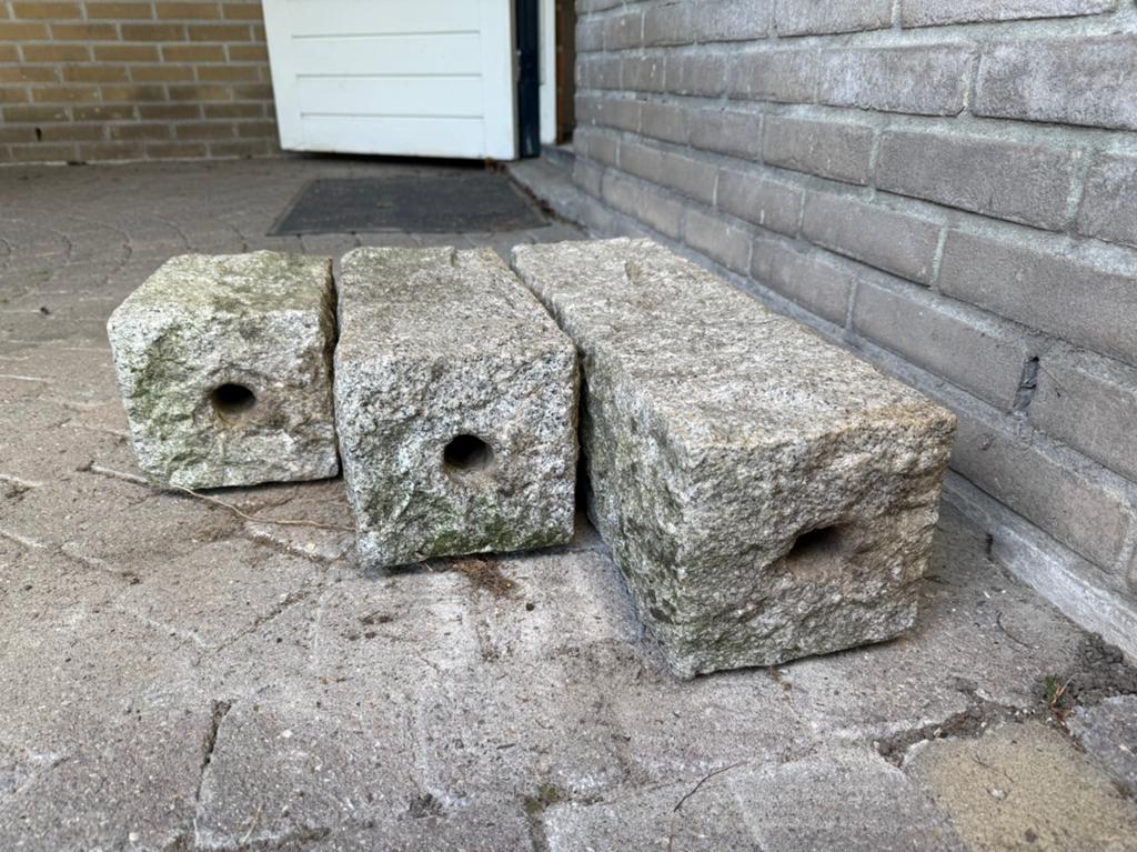 3 natuurstenen poeren, Ophalen, Zo goed als nieuw, Minder dan 180 cm, Overige typen