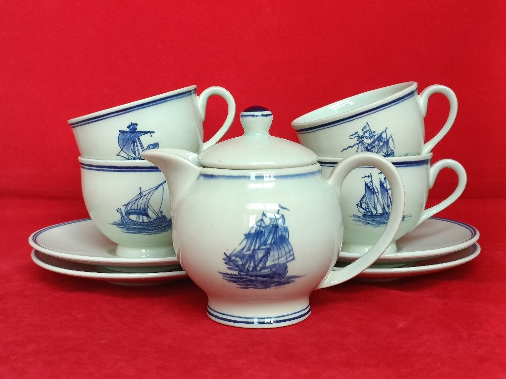Delft Holland - kopjes, schotels en kannetje met boten, Antiek en Kunst, Antiek | Servies los, Ophalen of Verzenden