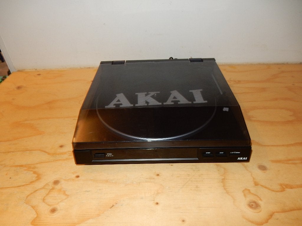 AKAI ATT01U platenspeler met usb aansluiting, Ophalen of Verzenden, Gebruikt, Platenspeler, Akai