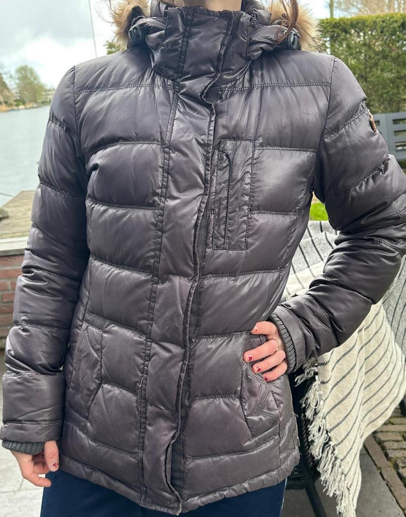 Moscow winterjas (M) met dons, Ophalen, Zo goed als nieuw, Maat 38/40 (M)